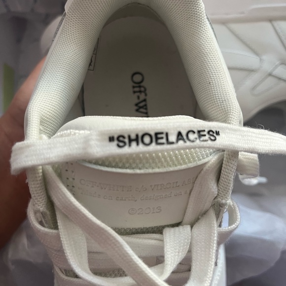 Don’t like the all white. Worn once . Can work with prices in the 300s . - Picture 6 of 6